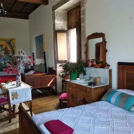 Casa Do Pacio Sabadelle Homestay *