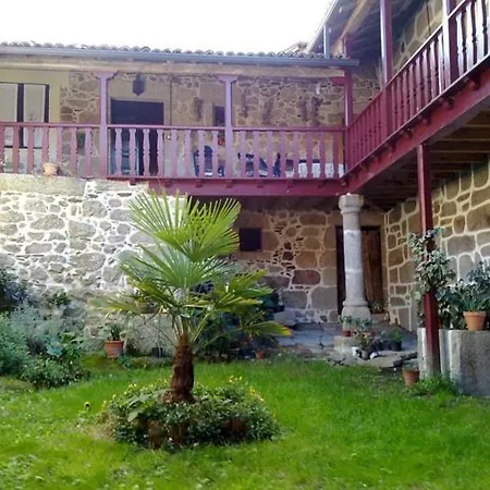 Casa Do Pacio Sabadelle منزل للإقامة *