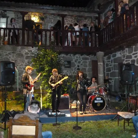 Casa Do Pacio Sabadelle Alloggio in famiglia *