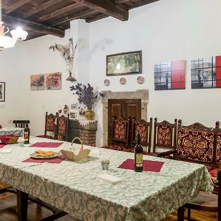 Casa Do Pacio Sabadelle منزل للإقامة لوغو