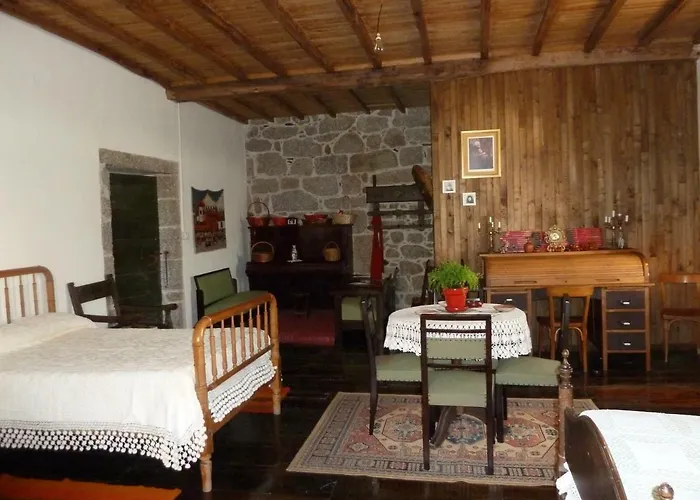Casa Do Pacio Sabadelle منزل للإقامة *