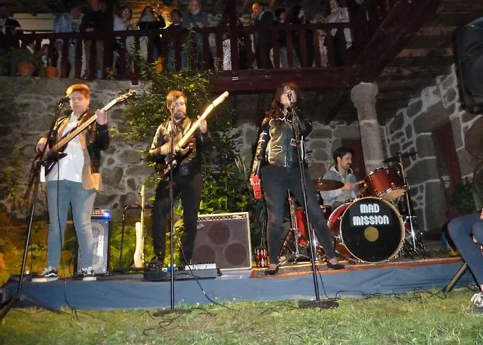 Casa Do Pacio Sabadelle منزل للإقامة لوغو